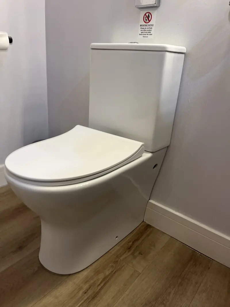 New toilet fitted in an Edinburgh bathroom by RRG Plumbing